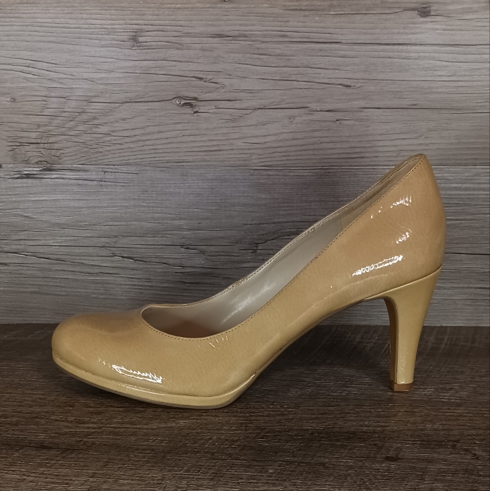 Naturalizer Lennox heels beige women's 8
